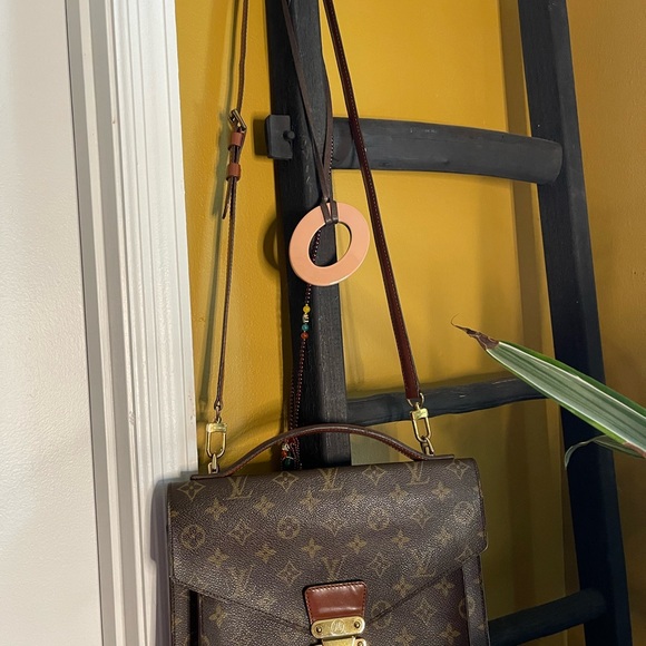 Authentic Vintage Louis Vuitton Monogram Crossbody Monceau - Picture 15 of 17